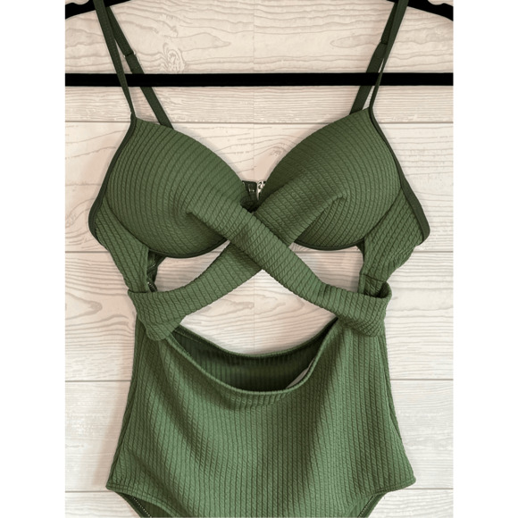 Cut out Wrap army green one piece swimsuit Size Small - Picture 5 of 8